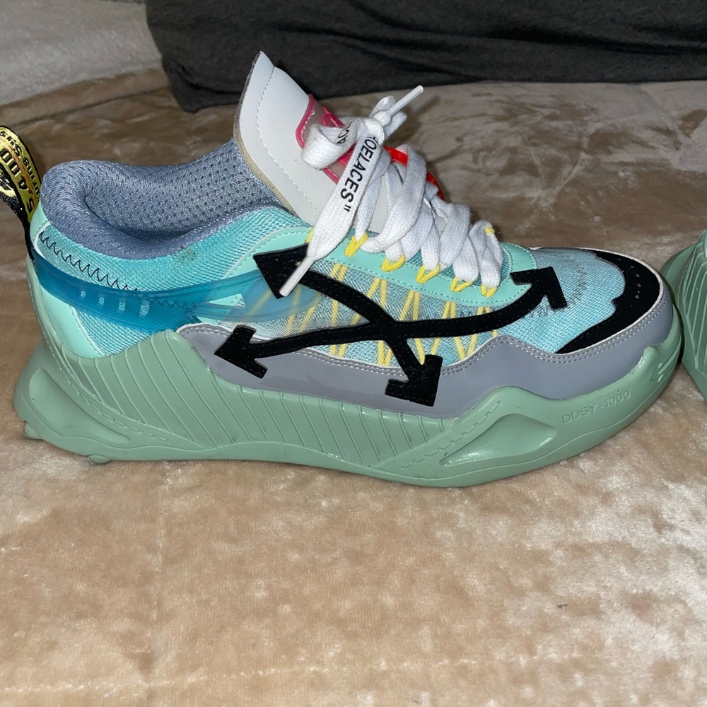 Off-White
Odsy-1000 Arrow-motif sneakers - Picture 2 of 4